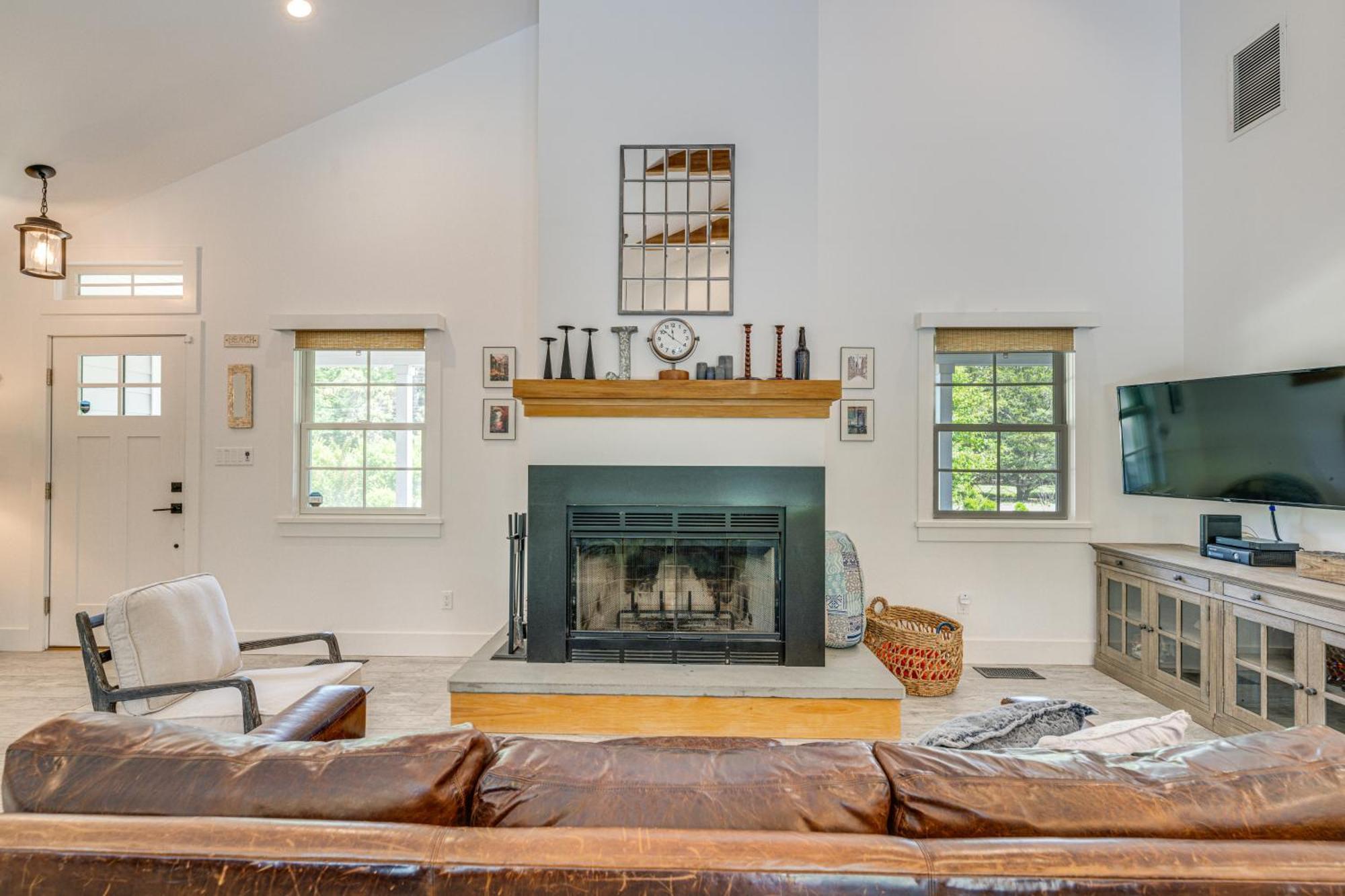 Distinctive Hamptons Home With Pool Near Bay, Ocean Hampton Bays Dış mekan fotoğraf