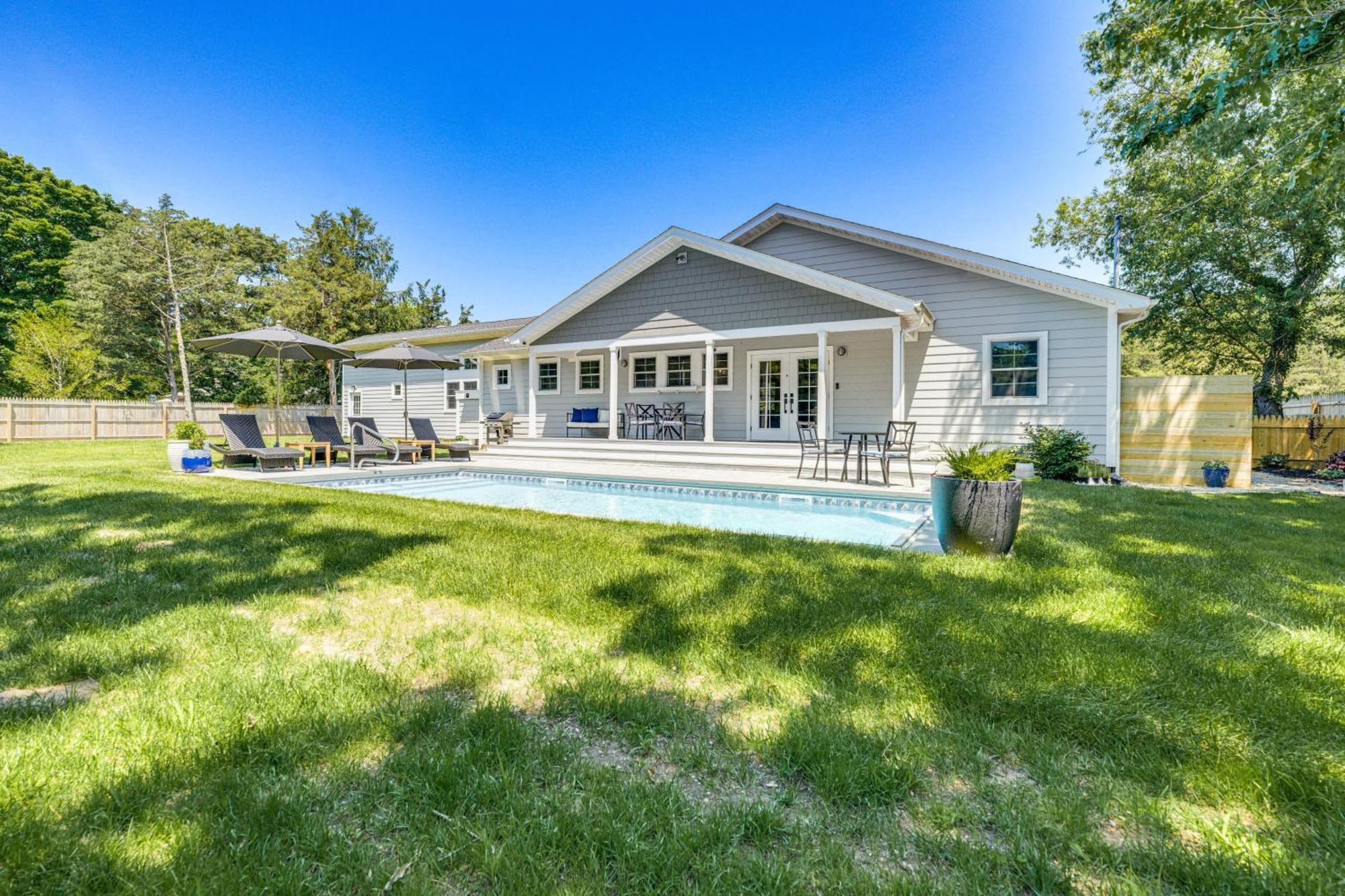 Distinctive Hamptons Home With Pool Near Bay, Ocean Hampton Bays Dış mekan fotoğraf
